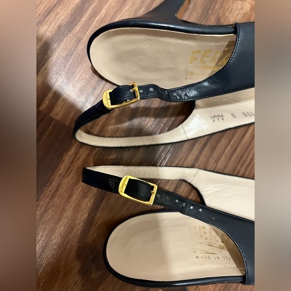 SALVATORE FERRAGAMO NARROW SLING BACKS SIZE 8 - Picture 4 of 12